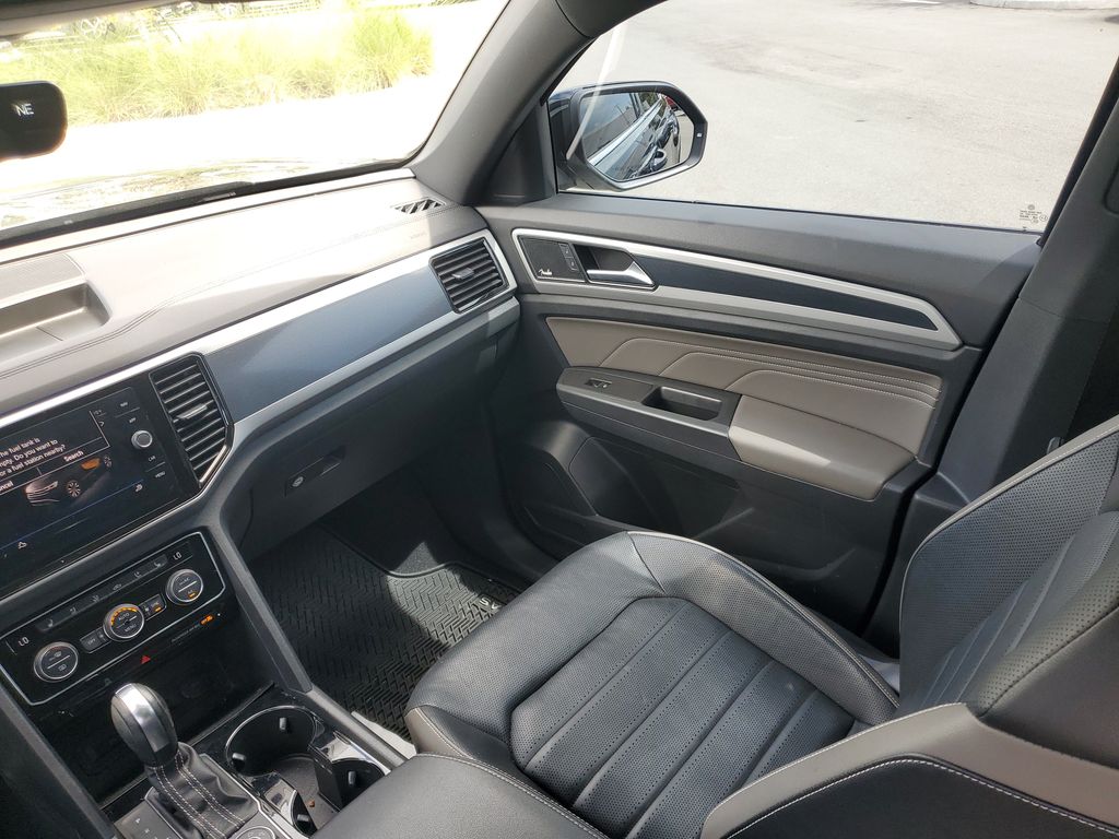 2023 Volkswagen Atlas Cross Sport SEL Premium R-Line - Photo 13