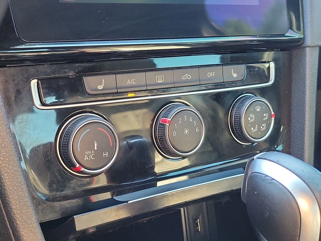 2020 Volkswagen Golf GTI SE - Photo 21
