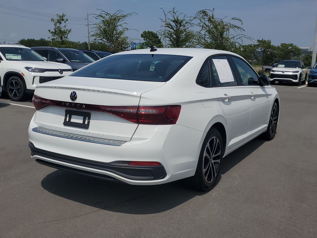2025 Volkswagen Jetta Sport - Photo 4