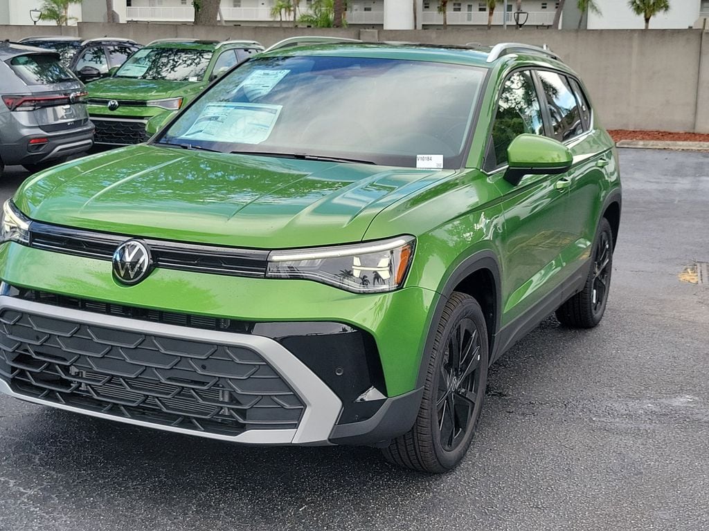 2025 Volkswagen Taos SE's photo