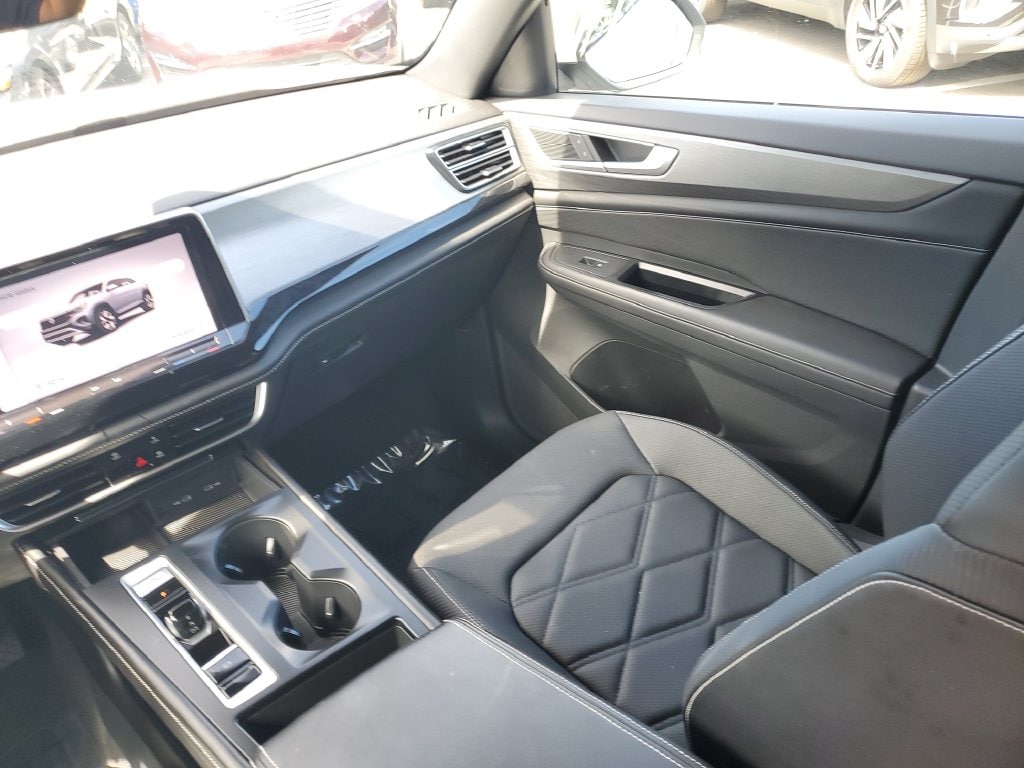 2024 Volkswagen Atlas Cross Sport SE - Photo 11