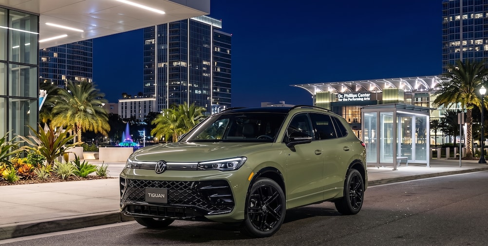 Gunther Volkswagen Clermont - Tiguan SE R Line Black