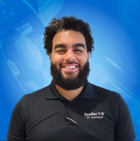 Staff member Noel Ruiz from ID_73c71e