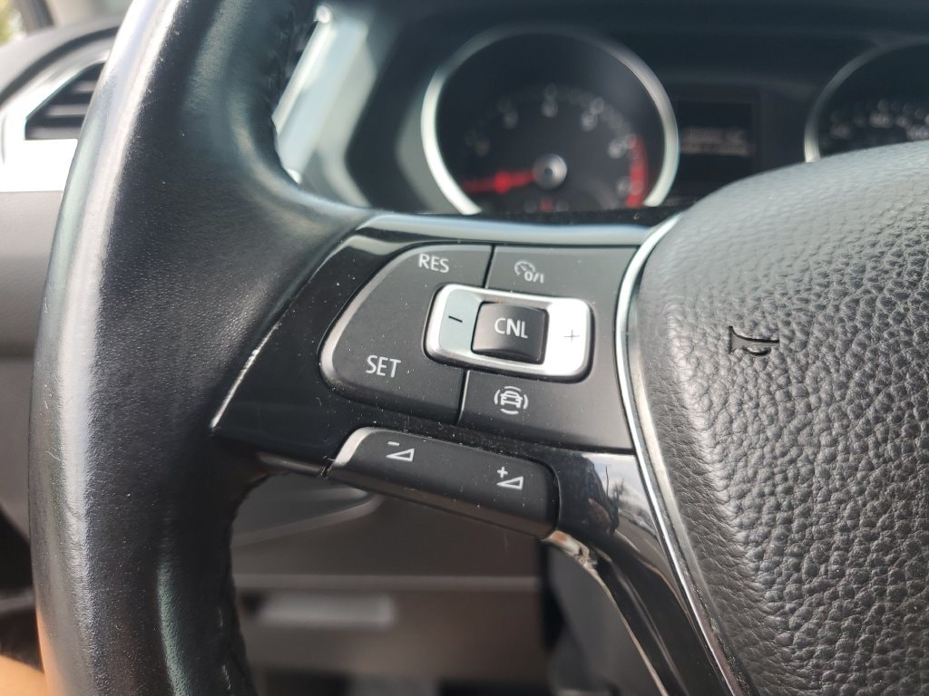 2019 Volkswagen Tiguan SE - Photo 18
