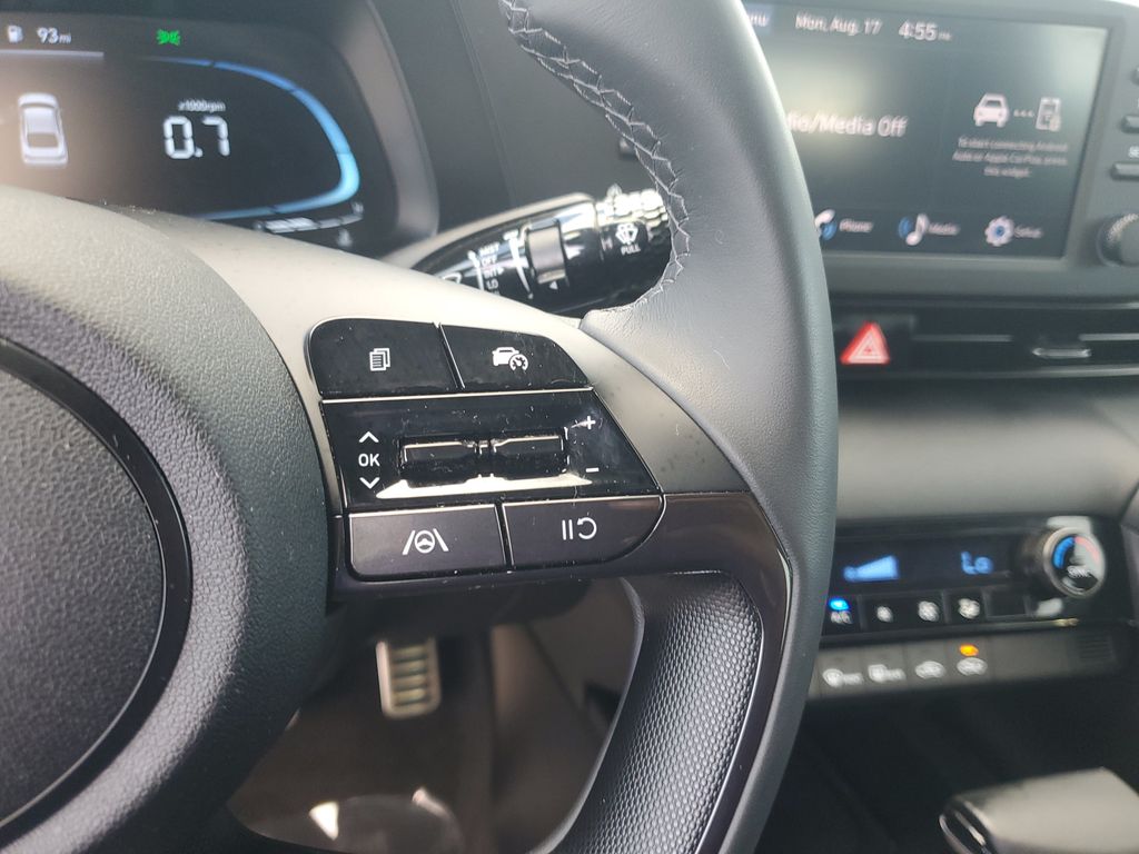 2025 Hyundai Elantra SEL - Photo 17