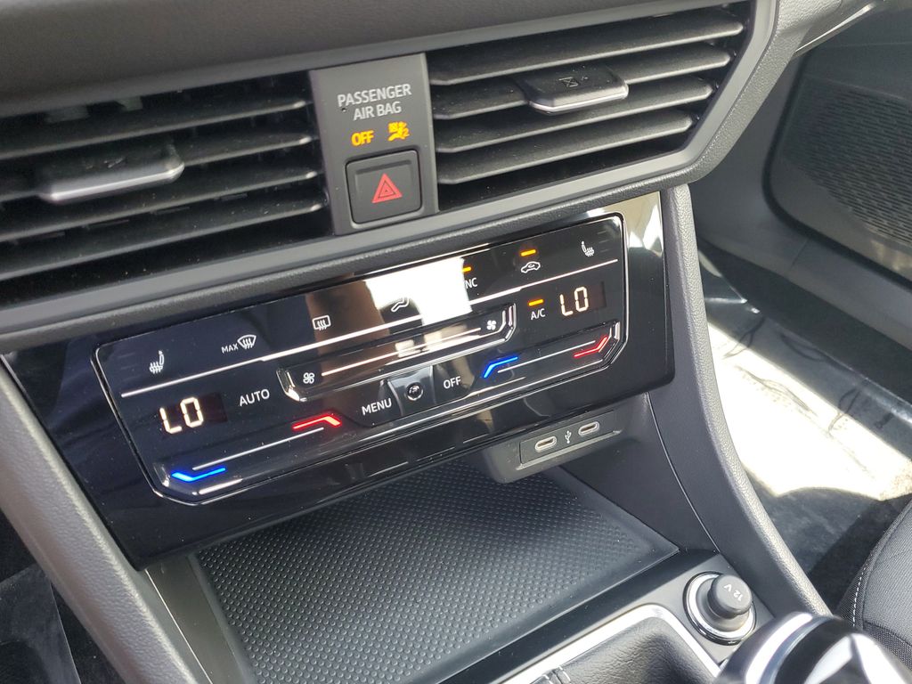2025 Volkswagen Jetta Sport - Photo 24