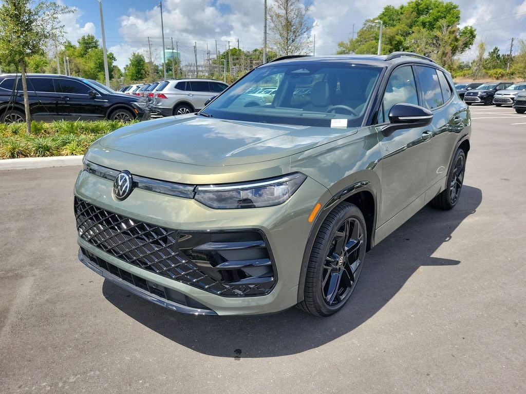 New 2026 Volkswagen Tiguan 2.0T SE R-Line Black SUV