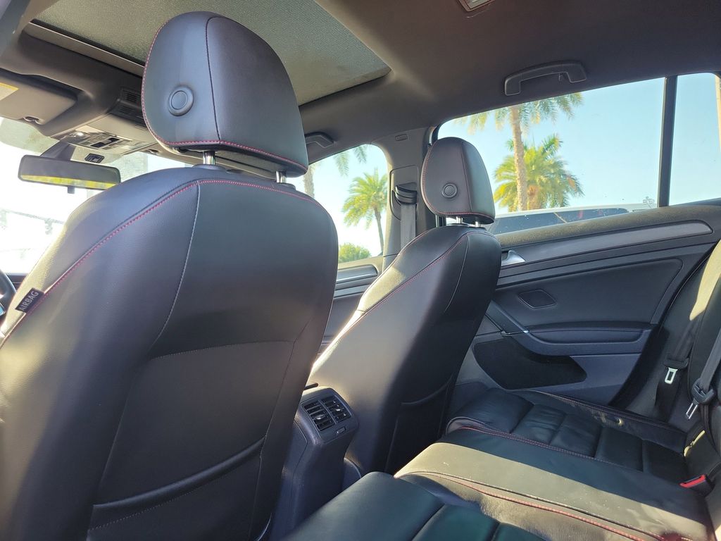 2020 Volkswagen Golf GTI SE - Photo 8