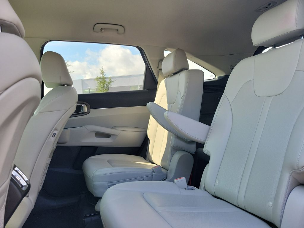 2023 Kia Sorento EX - Photo 10