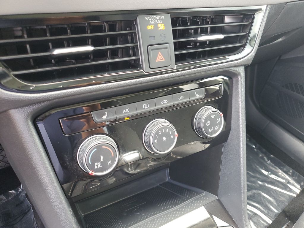 2023 Volkswagen Taos SE - Photo 24