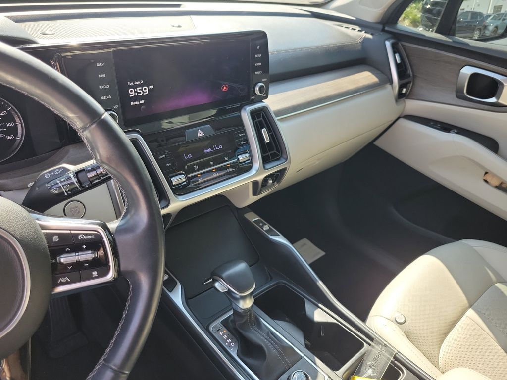 2023 Kia Sorento EX - Photo 22