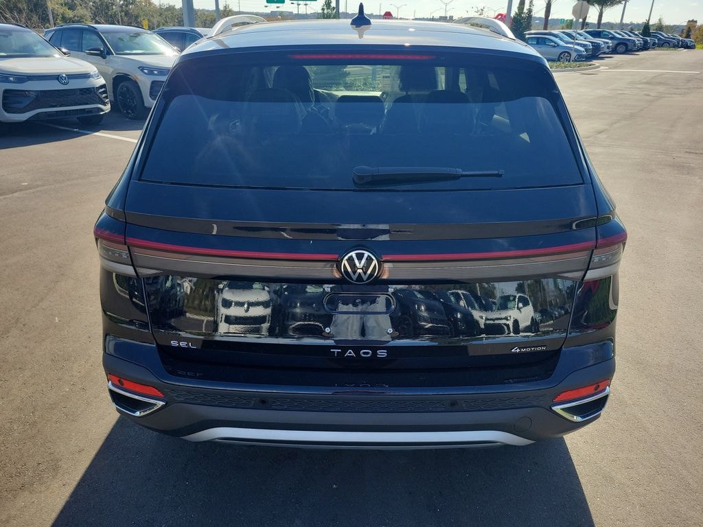 New 2025 Volkswagen Taos 1.5T SEL SUV
