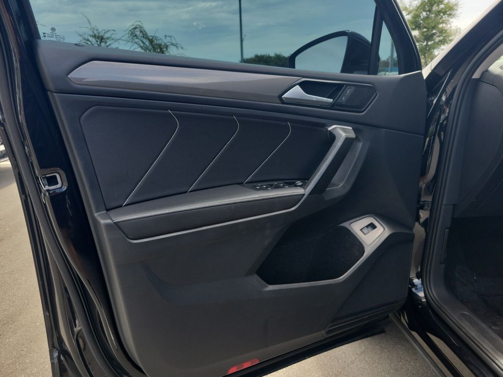 2024 Volkswagen Tiguan SE - Photo 16