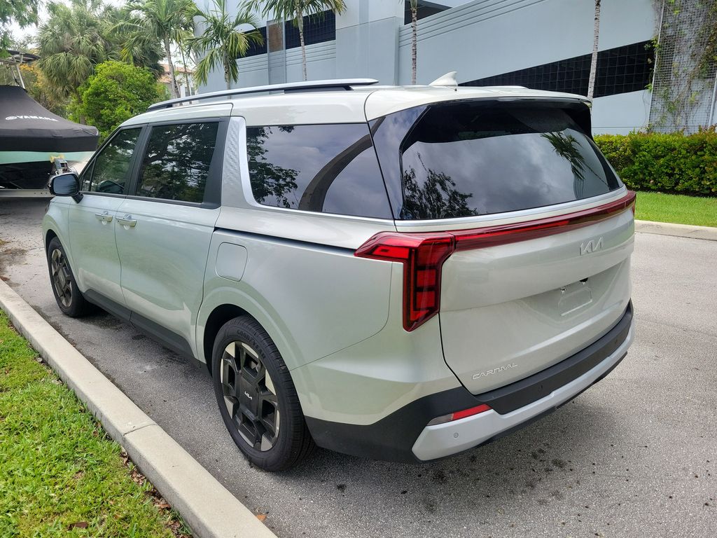 2026 Kia Carnival EX - Photo 3