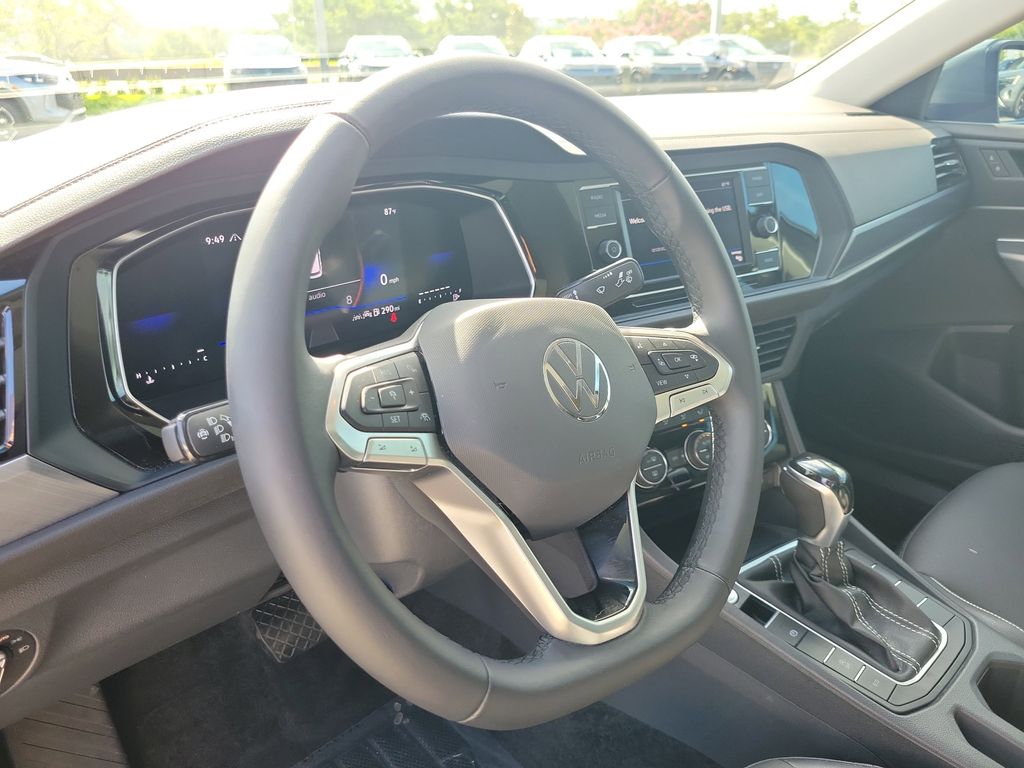 2024 Volkswagen Jetta SE - Photo 17