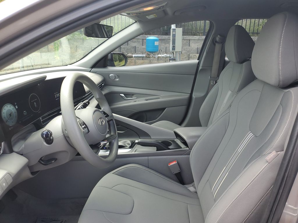 2024 Hyundai Elantra SEL - Photo 15