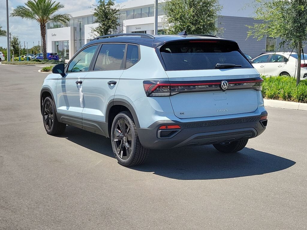 New 2026 Volkswagen Taos 1.5T SE Black SUV