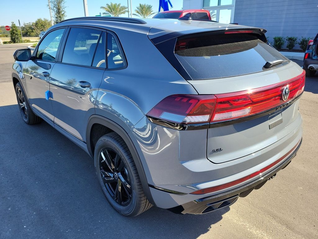 New 2026 Volkswagen Atlas Cross Sport 2.0T SEL R-Line Black SUV