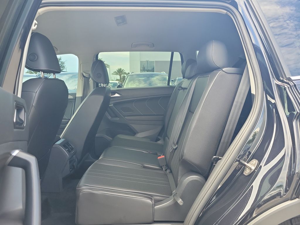 2024 Volkswagen Tiguan SE - Photo 12