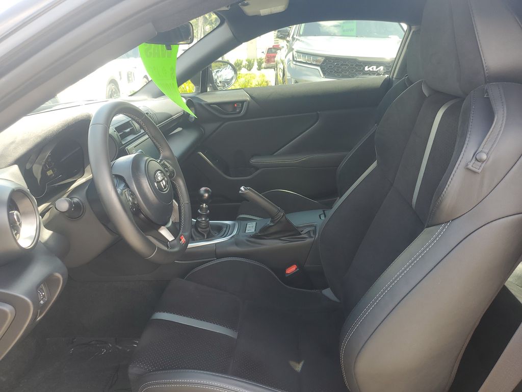 2023 Toyota GR86 Premium - Photo 12