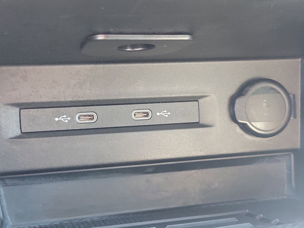 2025 Volkswagen Taos SE - Photo 29