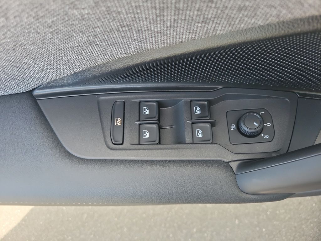 2025 Volkswagen Tiguan S - Photo 15