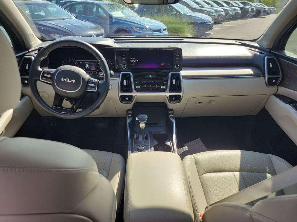 2023 Kia Sorento EX - Photo 11