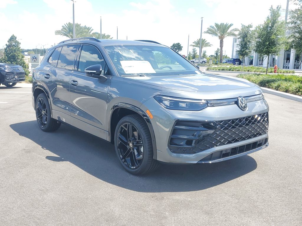 2026 Volkswagen Tiguan 2.0T SE R-Line Black