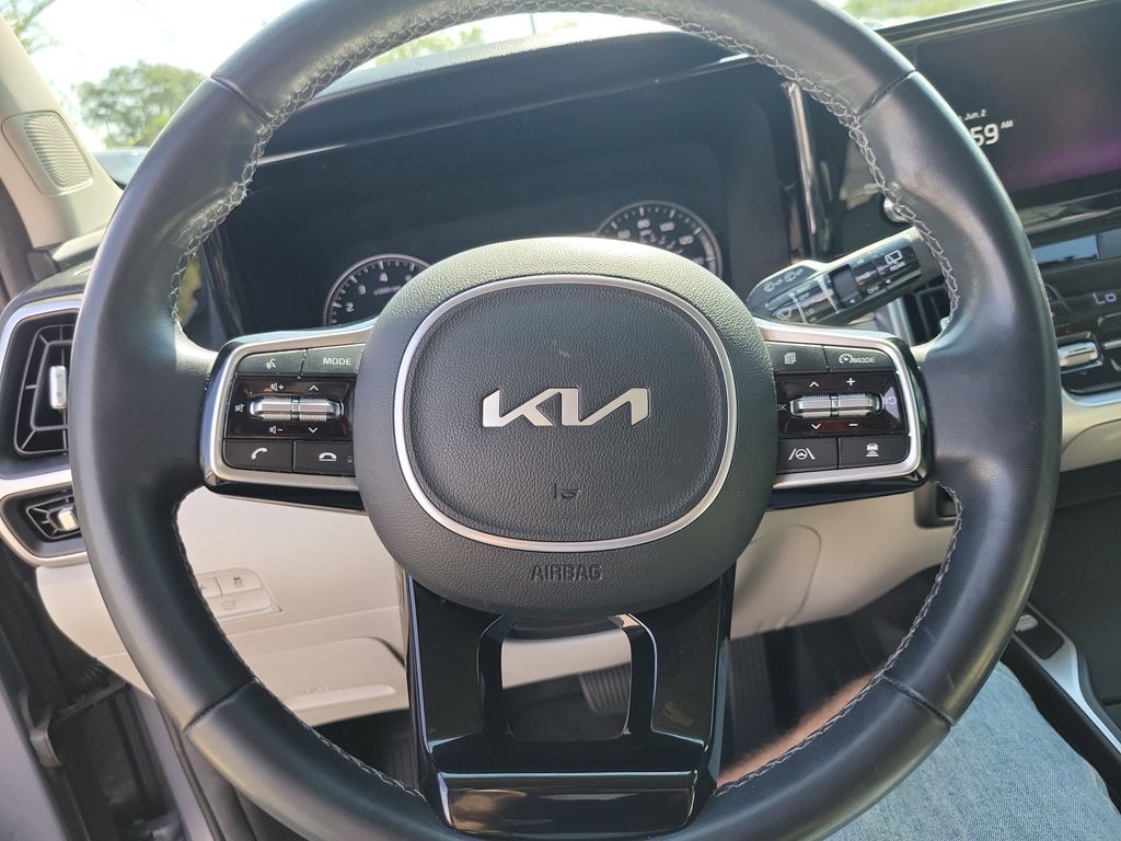 2023 Kia Sorento EX - Photo 18