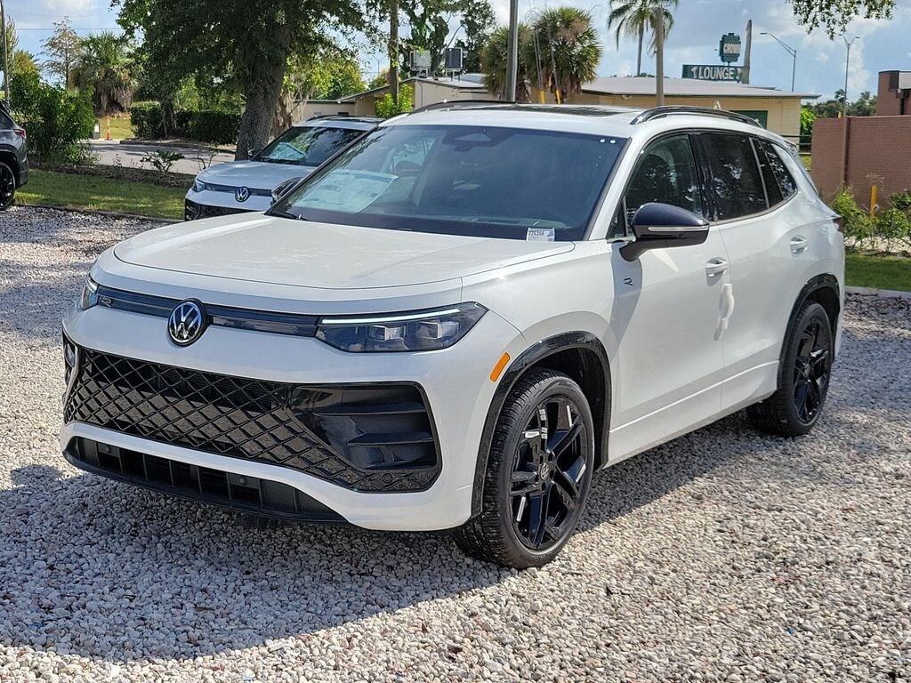 New 2026 Volkswagen Tiguan 2.0T SE R-Line Black SUV