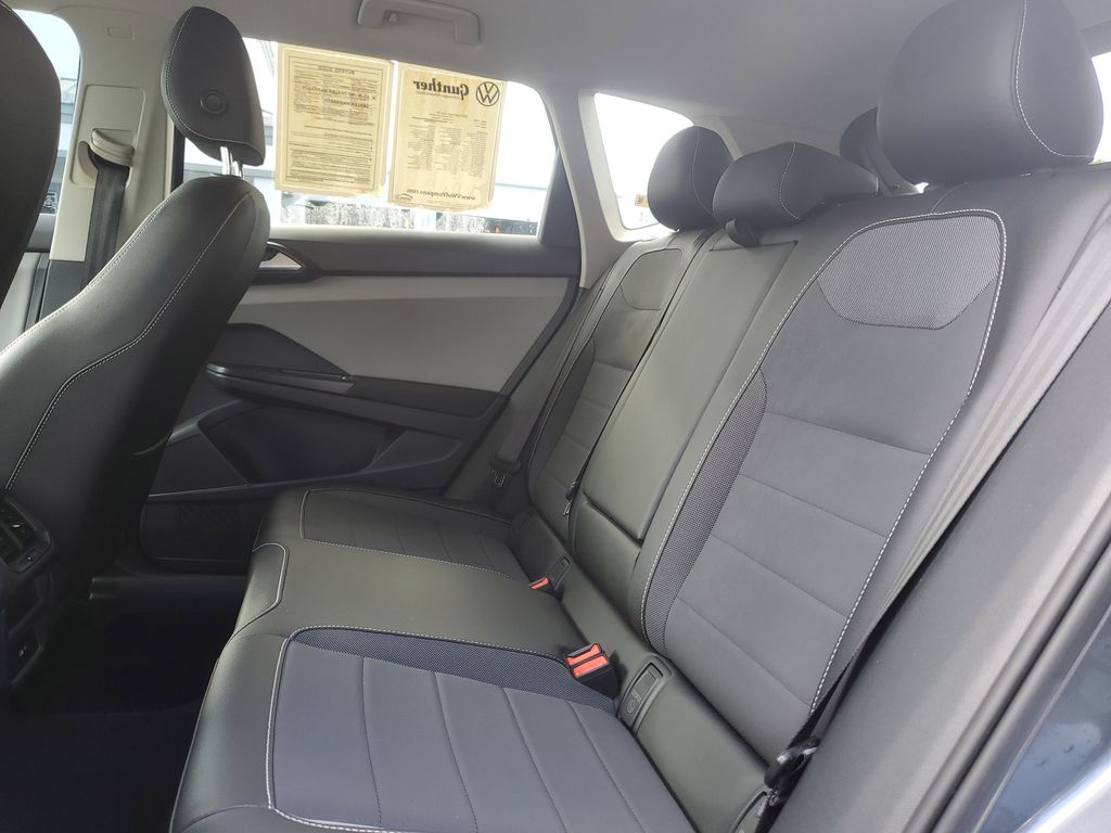 2022 Volkswagen Taos SE - Photo 11
