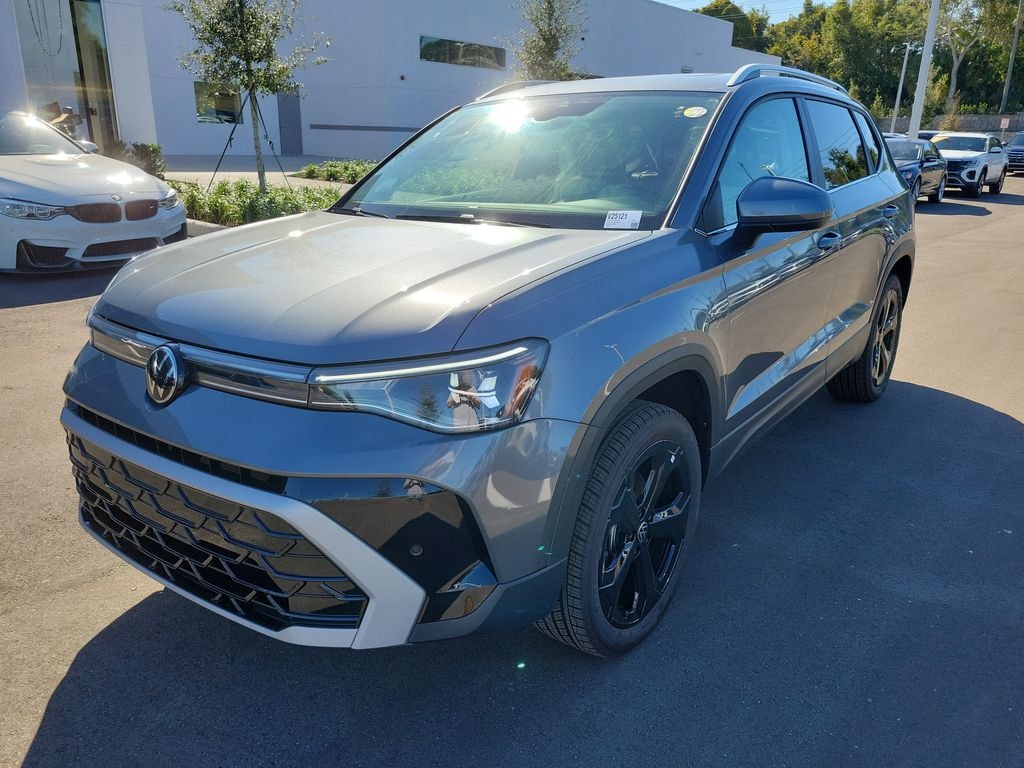 New 2025 Volkswagen Taos 1.5T SEL SUV