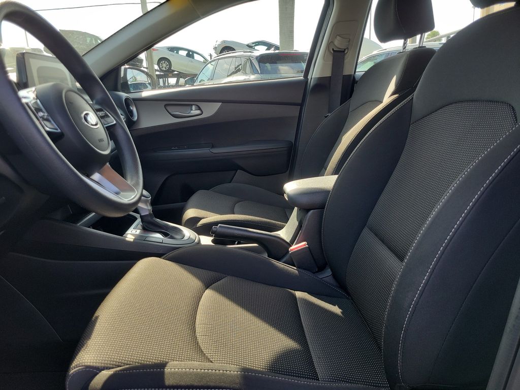 2020 Kia FORTE FE - Photo 16