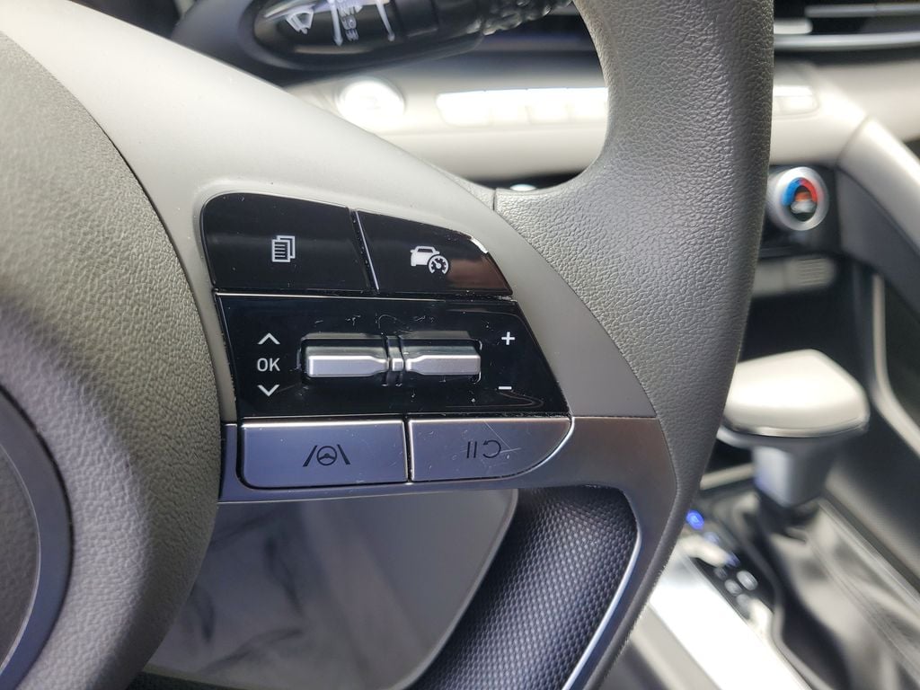 2024 Hyundai Elantra SEL - Photo 17