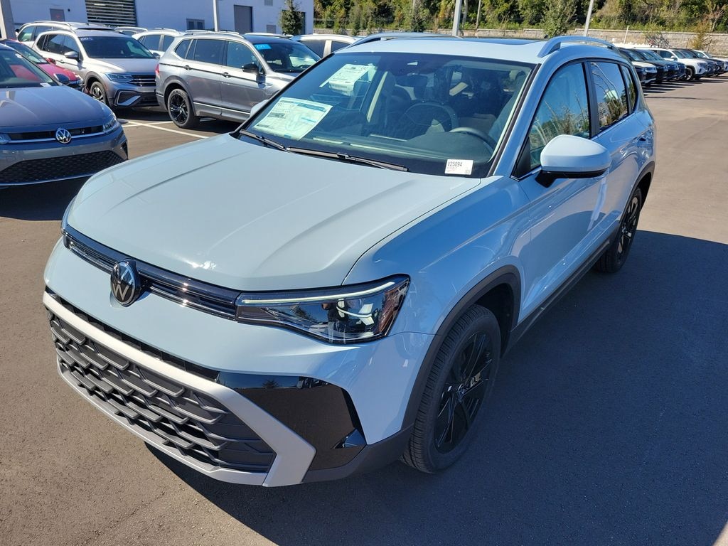 New 2025 Volkswagen Taos 1.5T SE SUV
