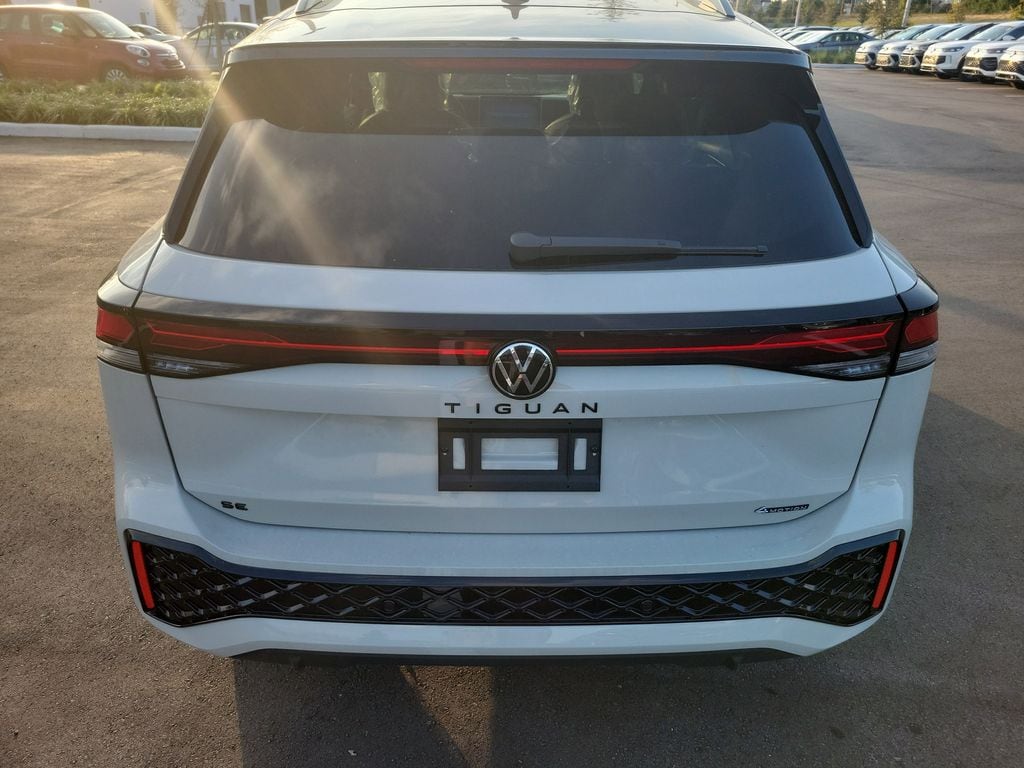 New 2025 Volkswagen Tiguan 2.0T SE R-Line Black SUV
