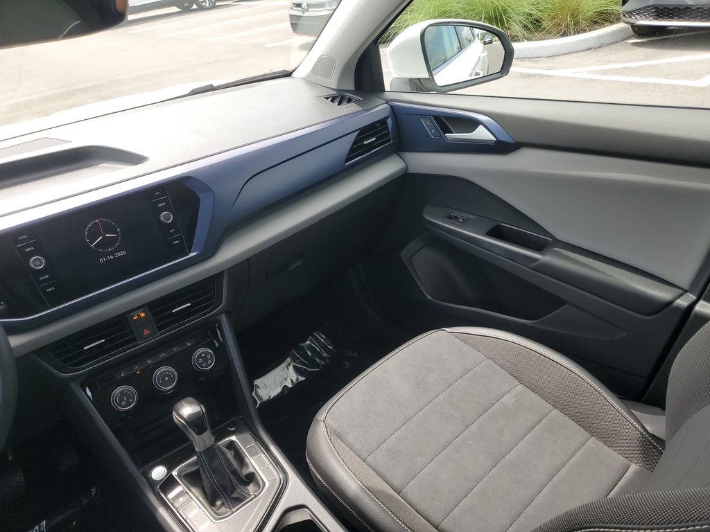 2023 Volkswagen Taos SE - Photo 12