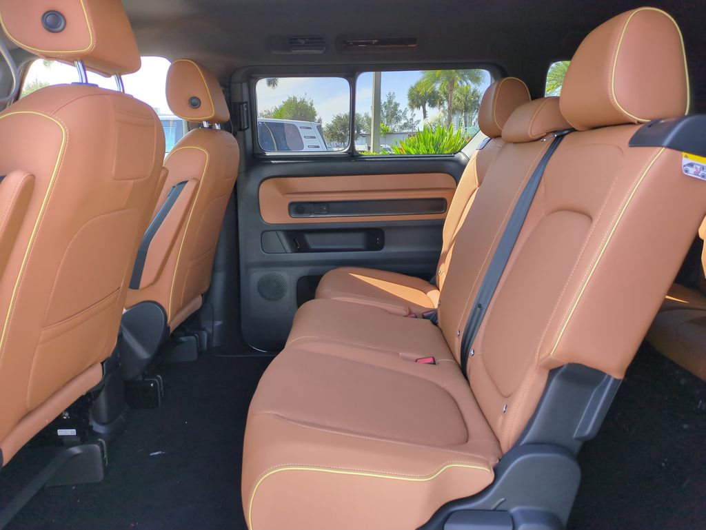 2025 Volkswagen ID. Buzz PRO S - Photo 10