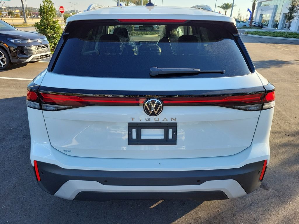 New 2025 Volkswagen Tiguan 2.0T SE SUV