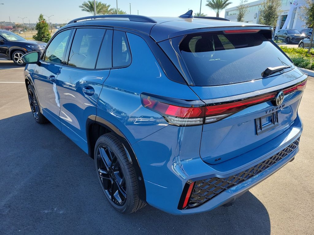 New 2025 Volkswagen Tiguan 2.0T SE R-Line Black SUV