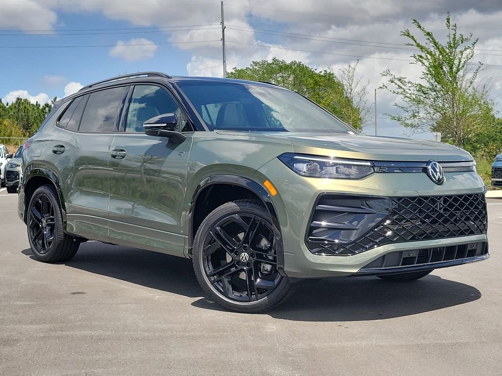 New 2026 Volkswagen Tiguan 2.0T SE R-Line Black SUV