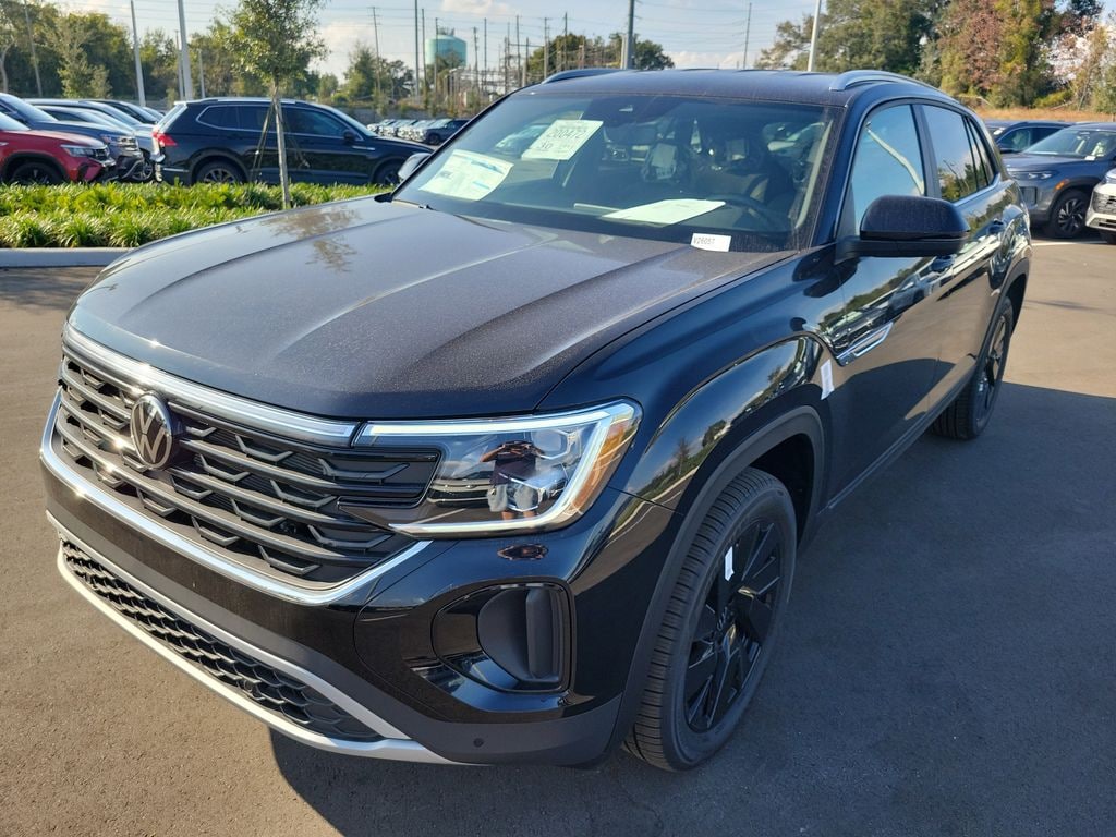 New 2026 Volkswagen Atlas Cross Sport 2.0T SE w/Technology SUV