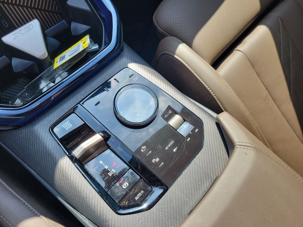 2025 BMW X3 30 - Photo 24