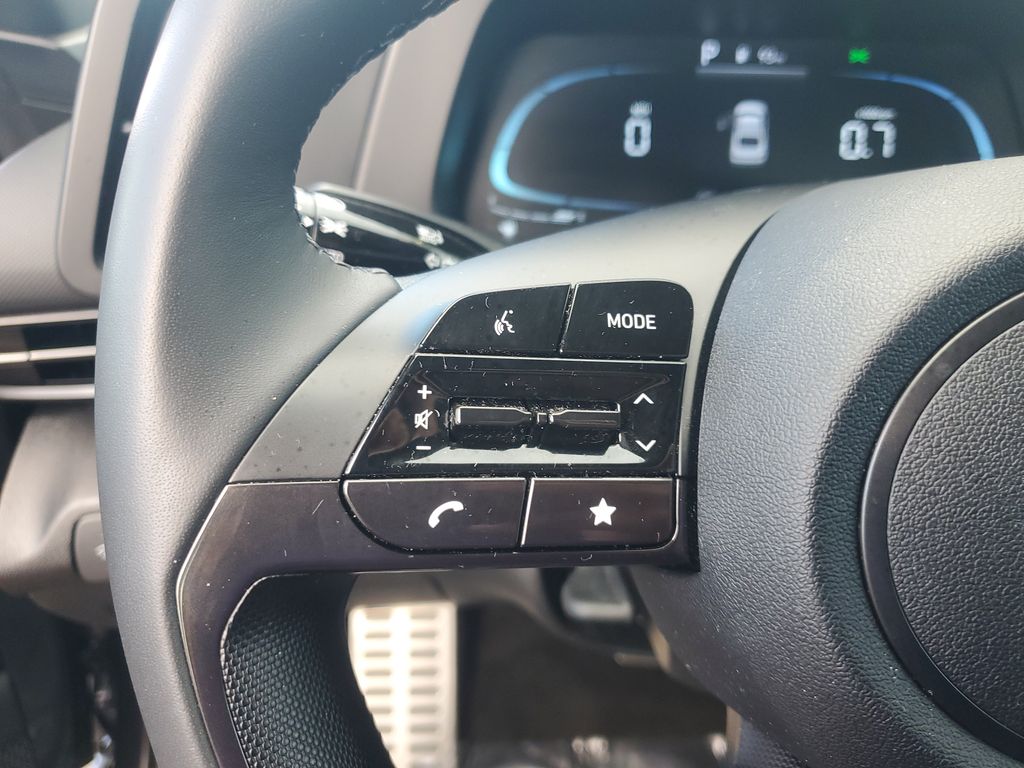 2025 Hyundai Elantra SEL - Photo 16