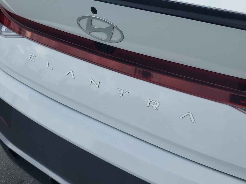 2025 Hyundai Elantra SEL - Photo 6