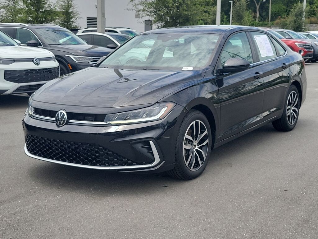 Certified 2025 Volkswagen Jetta 1.5T SE Sedan