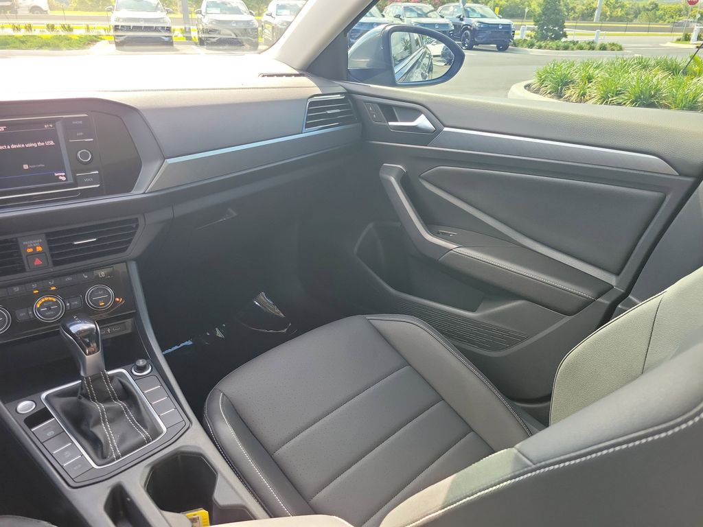2024 Volkswagen Jetta SE - Photo 14