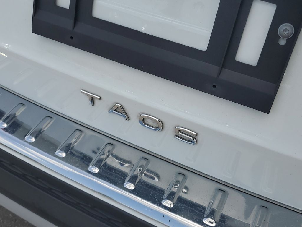 2023 Volkswagen Taos SE - Photo 6