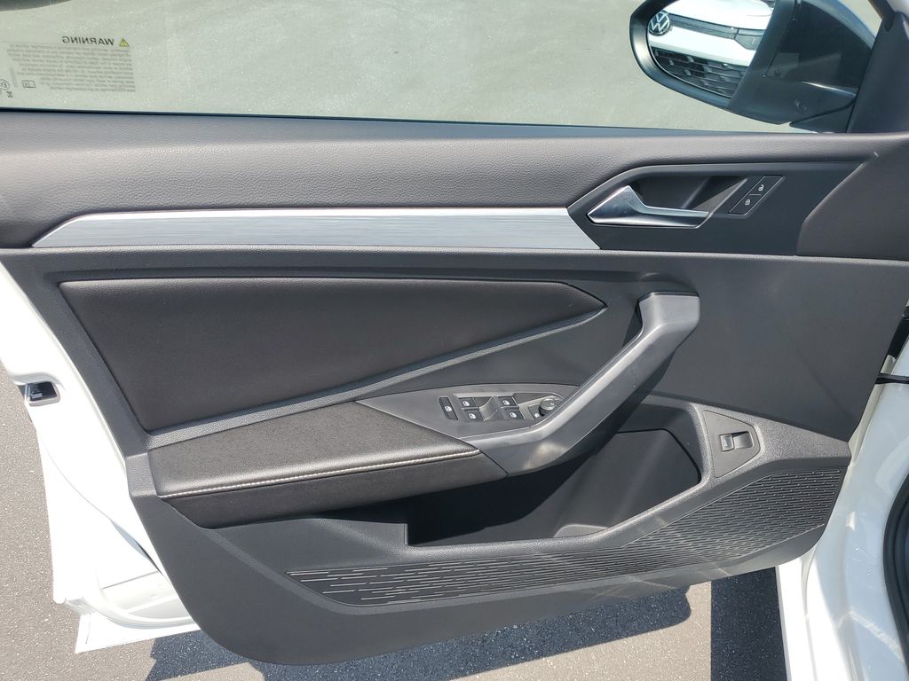 2025 Volkswagen Jetta Sport - Photo 12