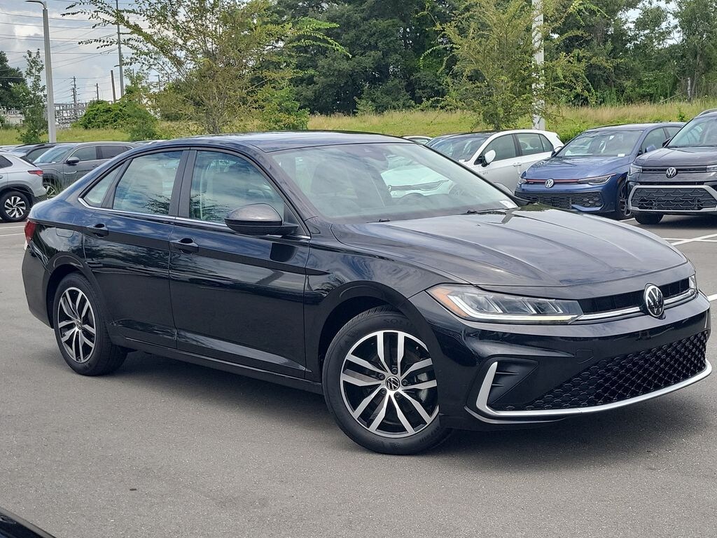 Certified 2025 Volkswagen Jetta 1.5T SE Sedan